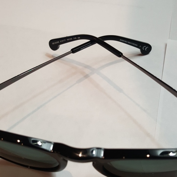 COPY - Brooks Brother Sunglasses - Picture 5 of 5